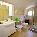 Dinja Gizdavac