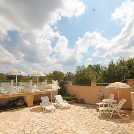 Villa Dinja *