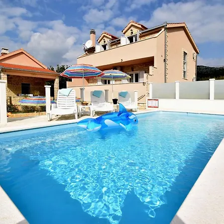 Dinja Villa