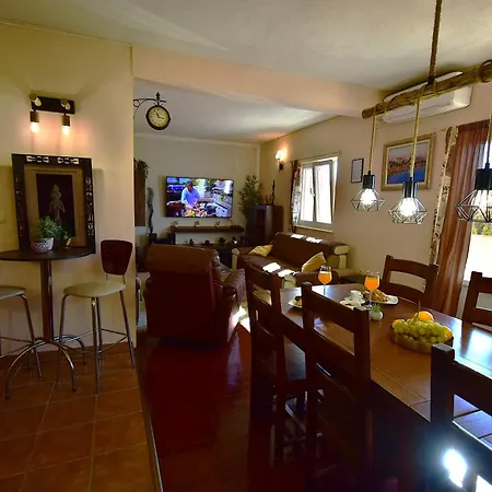 Dinja Villa