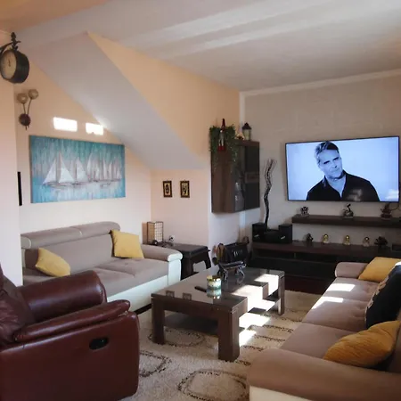 Dinja Vila Gizdavac