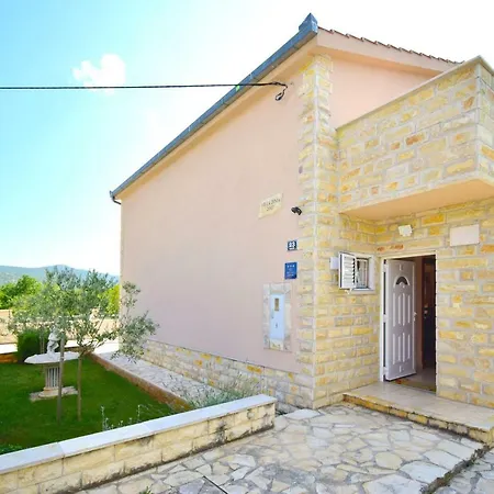 Villa Dinja