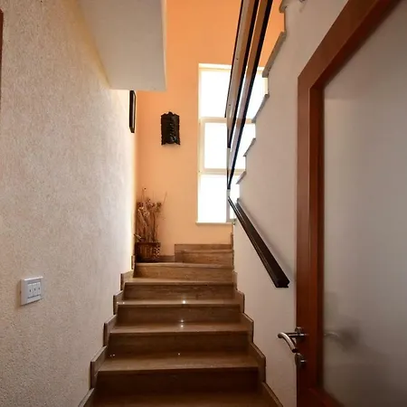 Dinja Villa